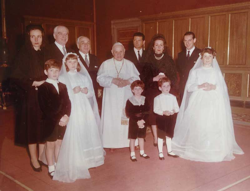 1958. zia Ylda, nonno Vittorio, zio Clemente, Papa Giovanni XXIII, mamma Yana, zio Giacinto, papà Fabrizio, Giorgio, Lyda, Vittorio, Giovanni, Isabella